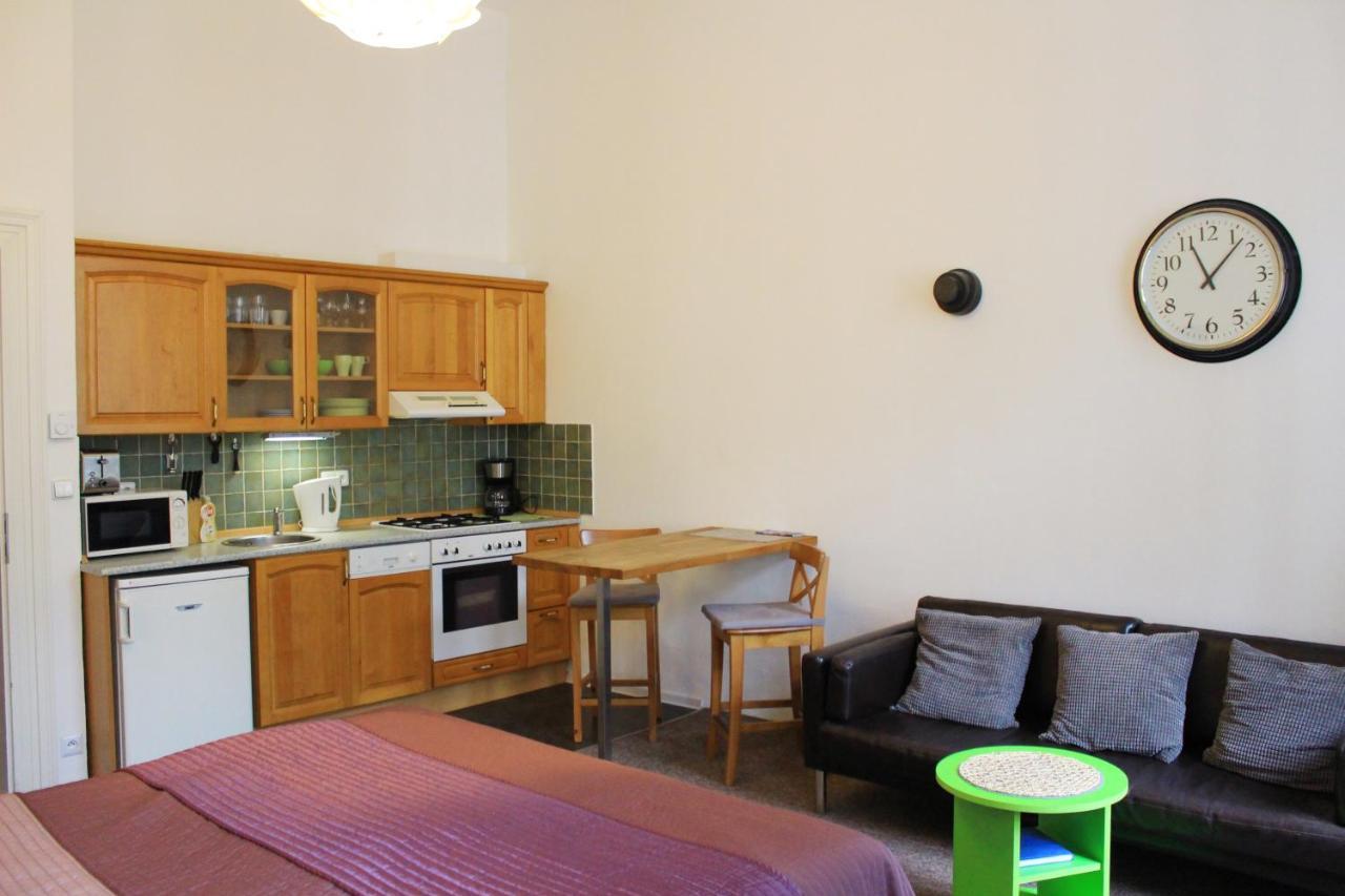Beautiful In The City Center Apartment *